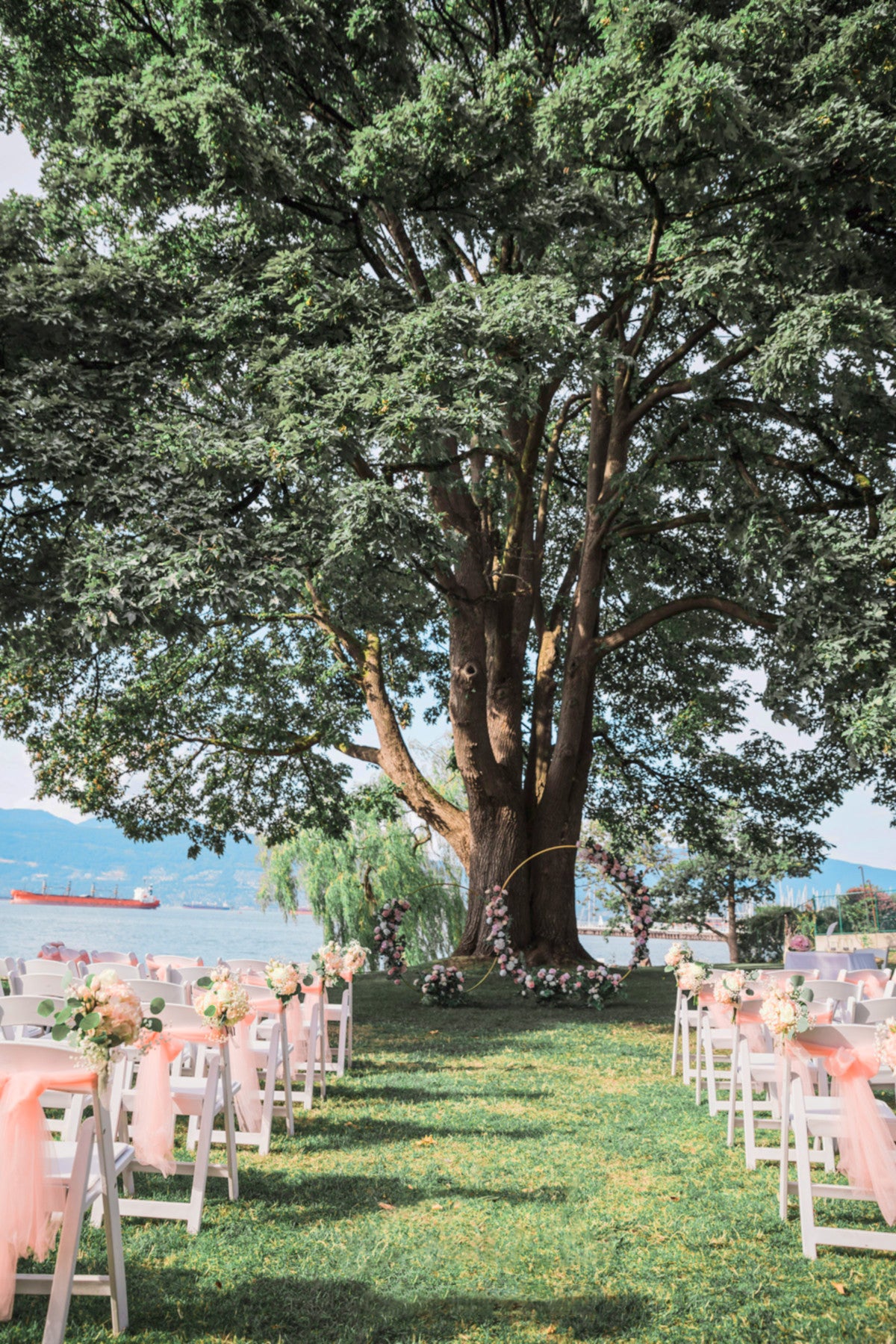 Metal Round Wedding Arch, Circle Wedding Arch Only (Round Pipe) - Fino Decor